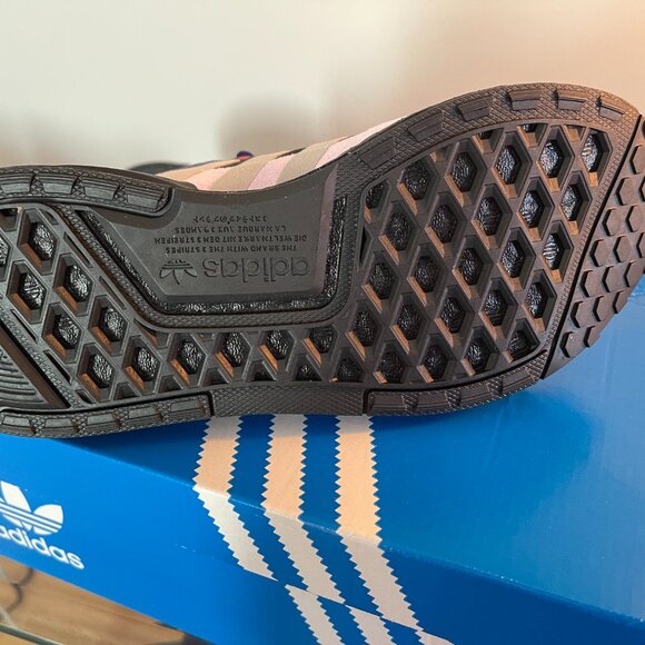 Adidas Sneakers - 7 - Picture 7 of 7